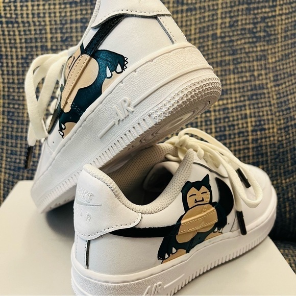 NIKE Kid's Unisex White/Teal Air Force 1's Custom Pokemon Snorlax Sneakers NWB - Picture 6 of 10